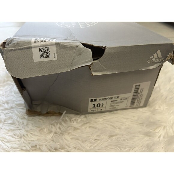 New Adidas Size 10.5 Women’s Ultraboost 22 Crystal White Turbo Running Shoes - Picture 6 of 7